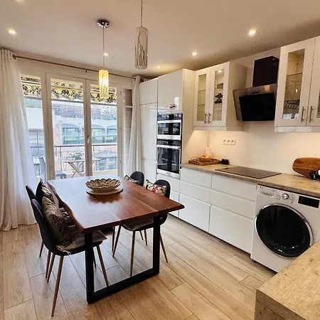 One Bedroom A Short Walk From The Croisette And The Palais Des Festivals On A High Floor - 2284 Apartment Cannes