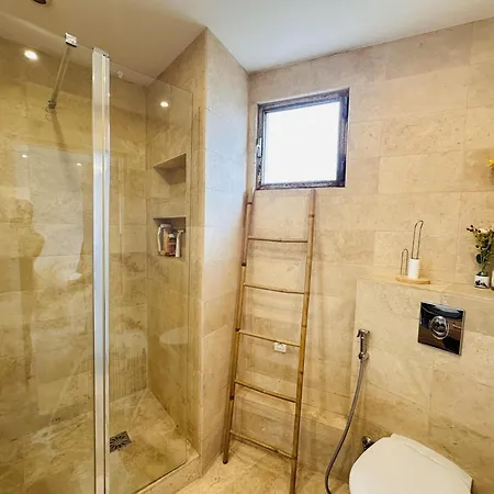 One Bedroom A Short Walk From The Croisette And The Palais Des Festivals On A High Floor - 2284